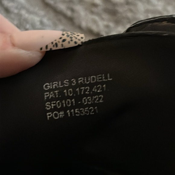 Black boots brand is girls rule - Picture 3 of 3